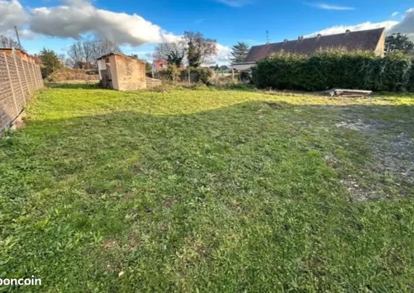 Terrain a bâtir plat et clôturé de 543 m2 14630 cagny