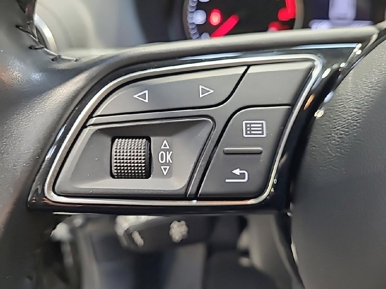 Audi Q2 35 tfsi cod 150 s tronic 7 sport — photo 23