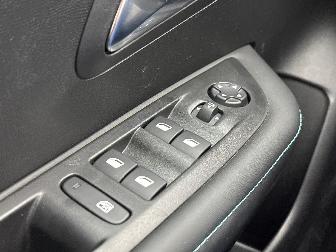 Peugeot 208 puretech 100 s&s bvm6 allure — photo 15