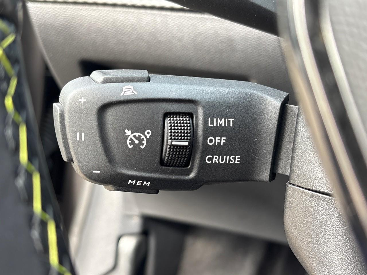 Peugeot 208 1.2 puretech 100ch s&s gt — photo 22