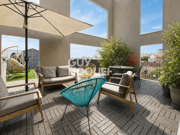 Sublime Duplex Familial de 102 m²- Avec Terrasse d'exception, 5 Chambres