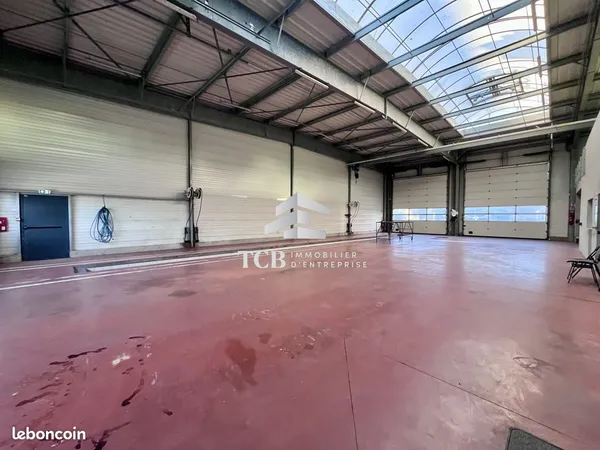 Local 641 m² Grandchamps-des-Fontaines