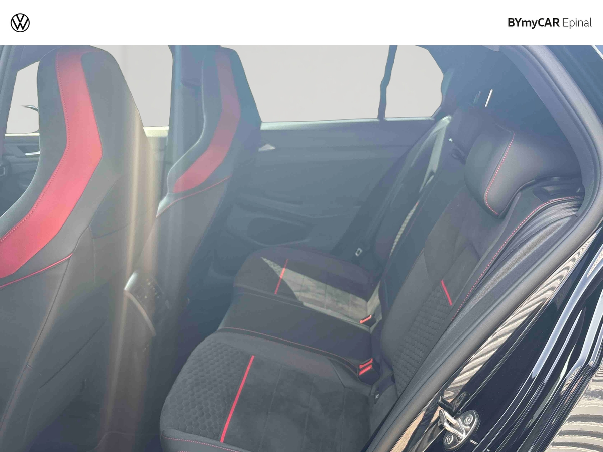 Volkswagen Golf 2.0 TSI 300 DSG7 — photo 12