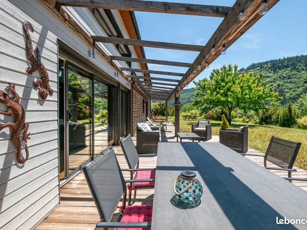 Maison d'architecture contemporaine en ossature bois