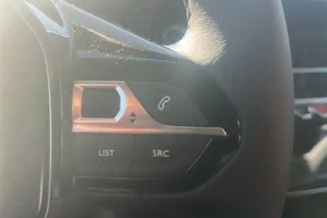 Peugeot 208 100 s&amp;s bvm6 — photo 36