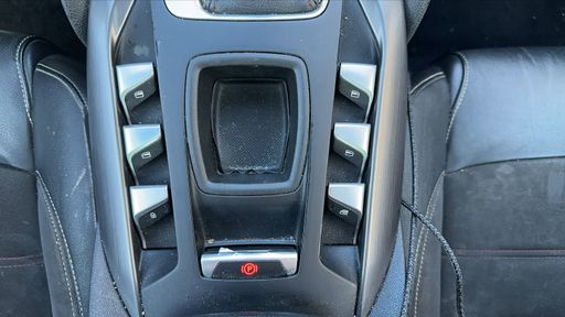 DS DS5 2.0 BlueHDi 180 EAT6 - Performance Line – 2018 – 181500 km – Diesel – Boîte Automatique — photo 16