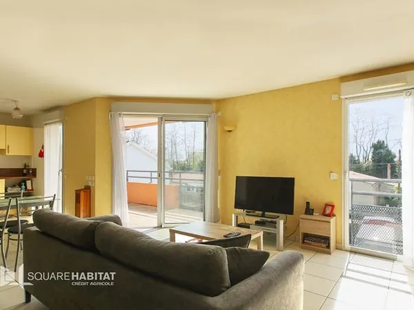 Bel appartement avec terrasse ensoleillée et stationnement
