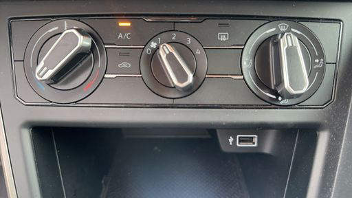 Volkswagen Polo 1.0 TSI 95 DSG7 - Confortline – 2018 – 125227 km – Essence – Boîte Automatique — photo 8