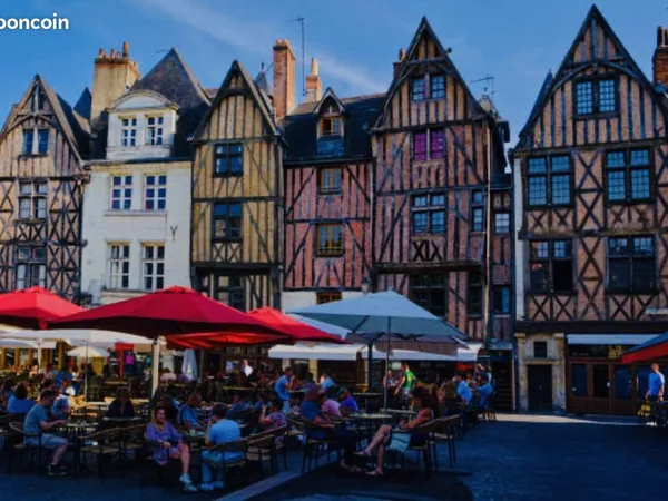 Local 140 m² Tours