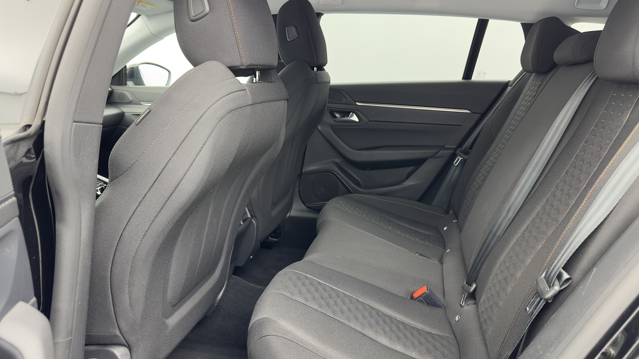 Peugeot 508 SW Hybrid 225 e-EAT8 — photo 30