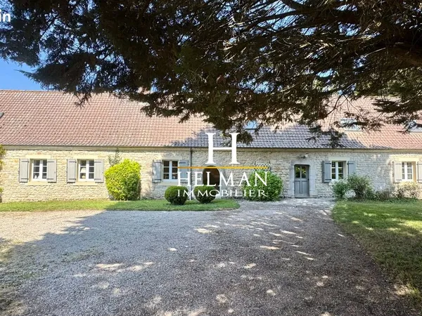 Maison 8 pièces 266 m²