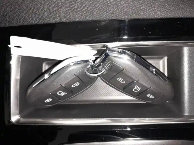 Peugeot 3008 bluehdi 130ch s&amp;s eat8 — photo 14