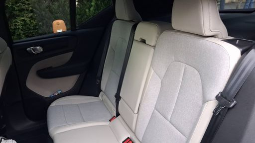 Volvo XC40 2.0 D3 150 BVA - Momentum – 2019 – 111036 km – Diesel – Boîte Automatique — photo 25