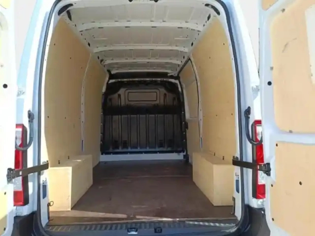 Renault Master fg f3500 l2h2 2.3 blue dci 135ch confort euro6e — photo 9