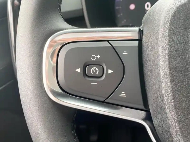 Volvo Xc40 recharge 238ch essential — photo 15