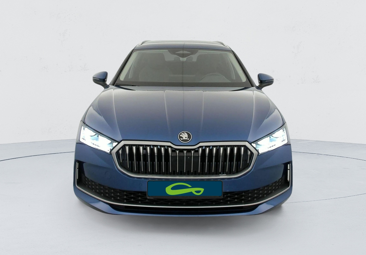 Skoda Superb Combi — photo 8