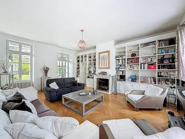 Maison 10 pièces 400 m²