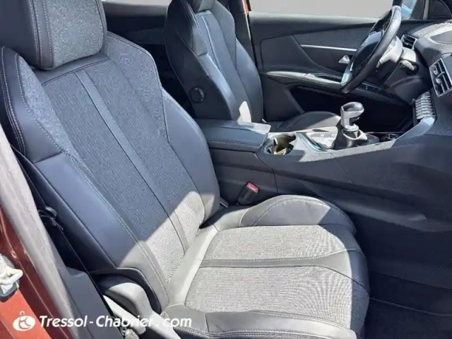 Peugeot 3008 1.2 puretech 130ch s&amp;s bvm6 gt line — photo 24