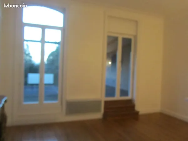 Appartement de charme au premier étage, Centre bourg RONCQ avec superbe terrasse et véranda