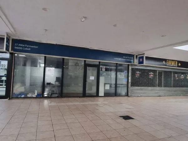 Local commercial 140 m²