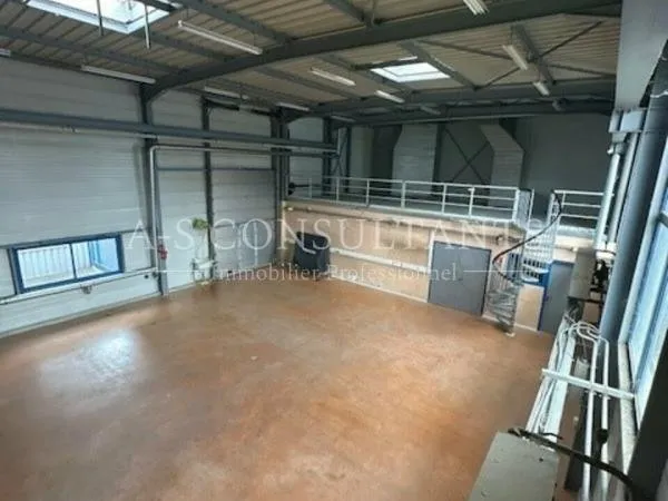 Bureaux 670 m²