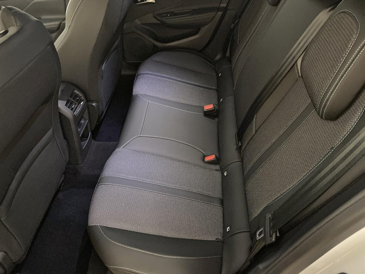 Peugeot 308 hybrid 145 e-dcs6 allure — photo 10