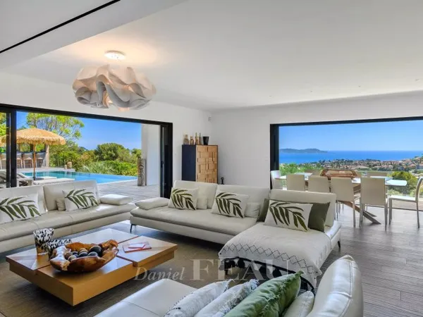 Carqueiranne - Villa contemporaine de standing vue mer