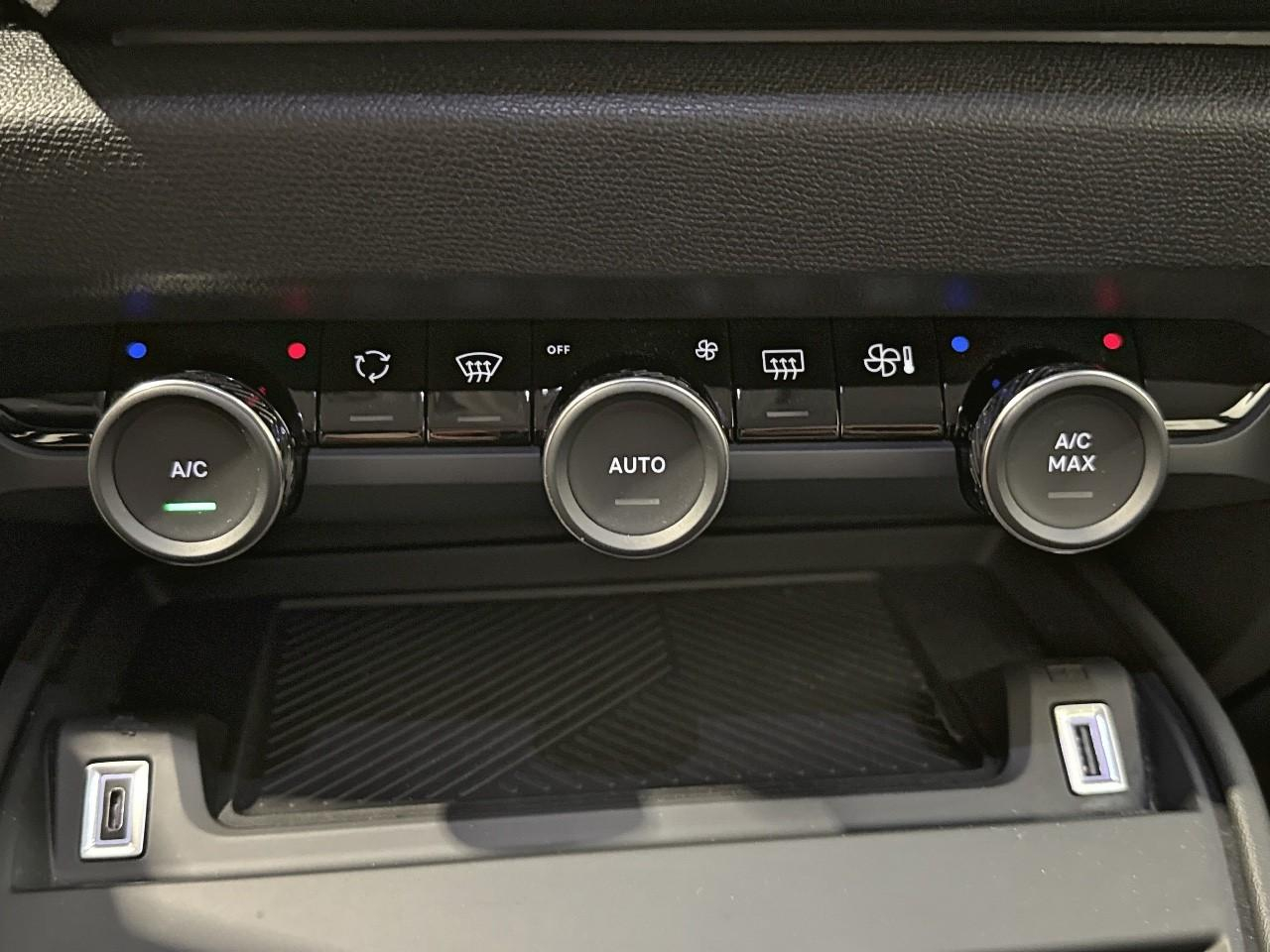 Citroën C4 puretech 130 s&s eat8 feel pack — photo 24