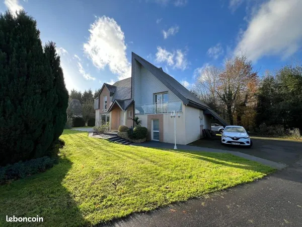 Maison 5 pièces 180 m²