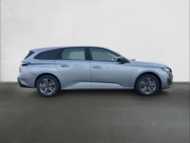 Peugeot 308 sw hybrid 145 e-dcs6 — photo 4