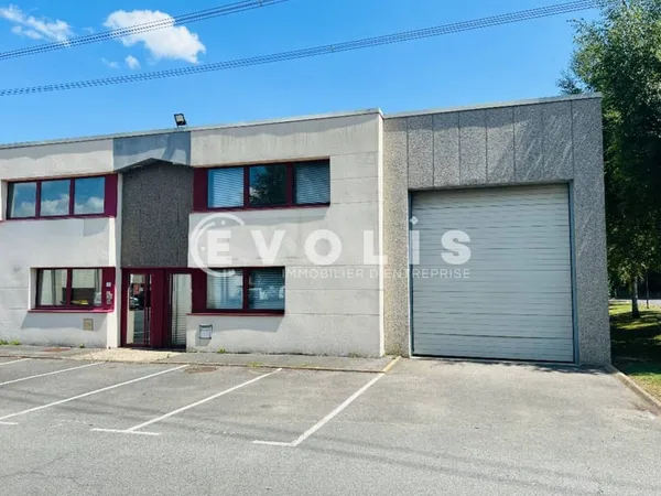 Local d'activité 213 m²