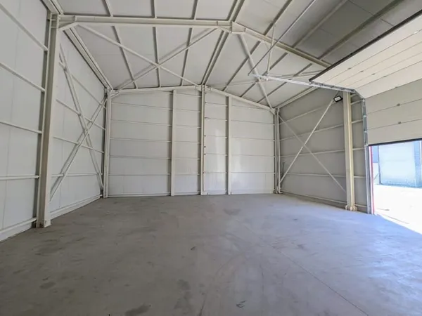 ENTREPOT DE STOCKAGE - 160M2 - MAROLLES-EN-HUREPOIX