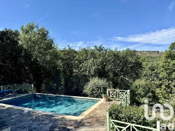 Maison 6 pièces 230 m²