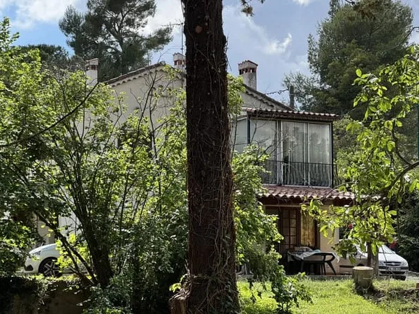 Maison à très fort potentiel - Magnifique terrain