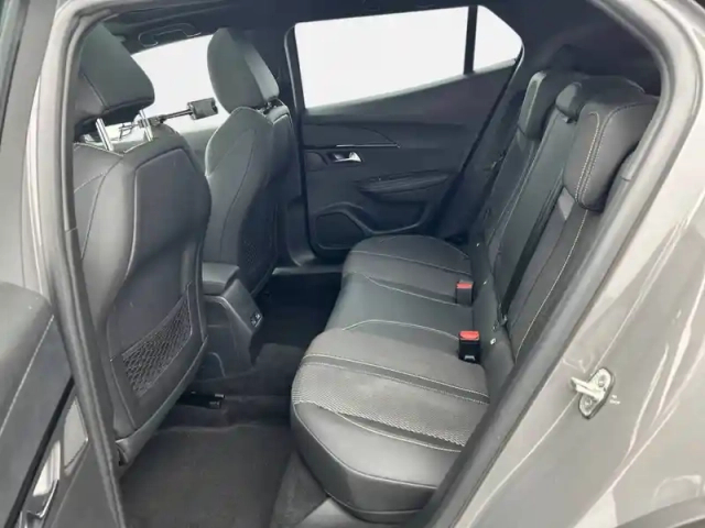 Peugeot 2008 puretech 130 s&amp;s eat8 — photo 12