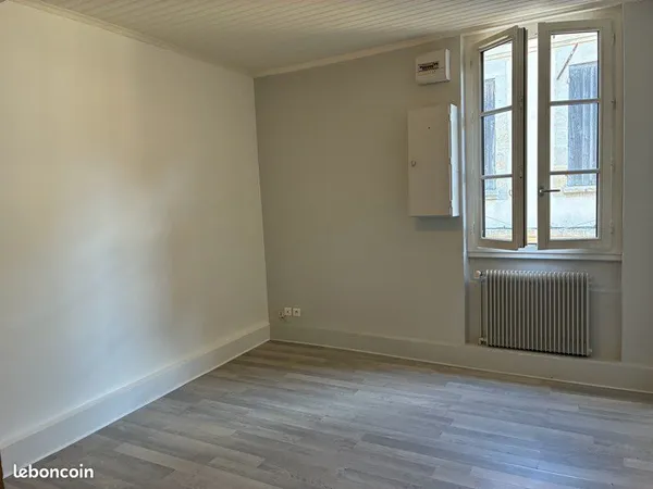 Agen a louer t2 quartier cathédrale