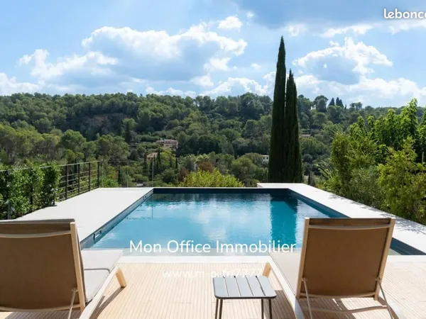 Maison 5 pièces 240 m²