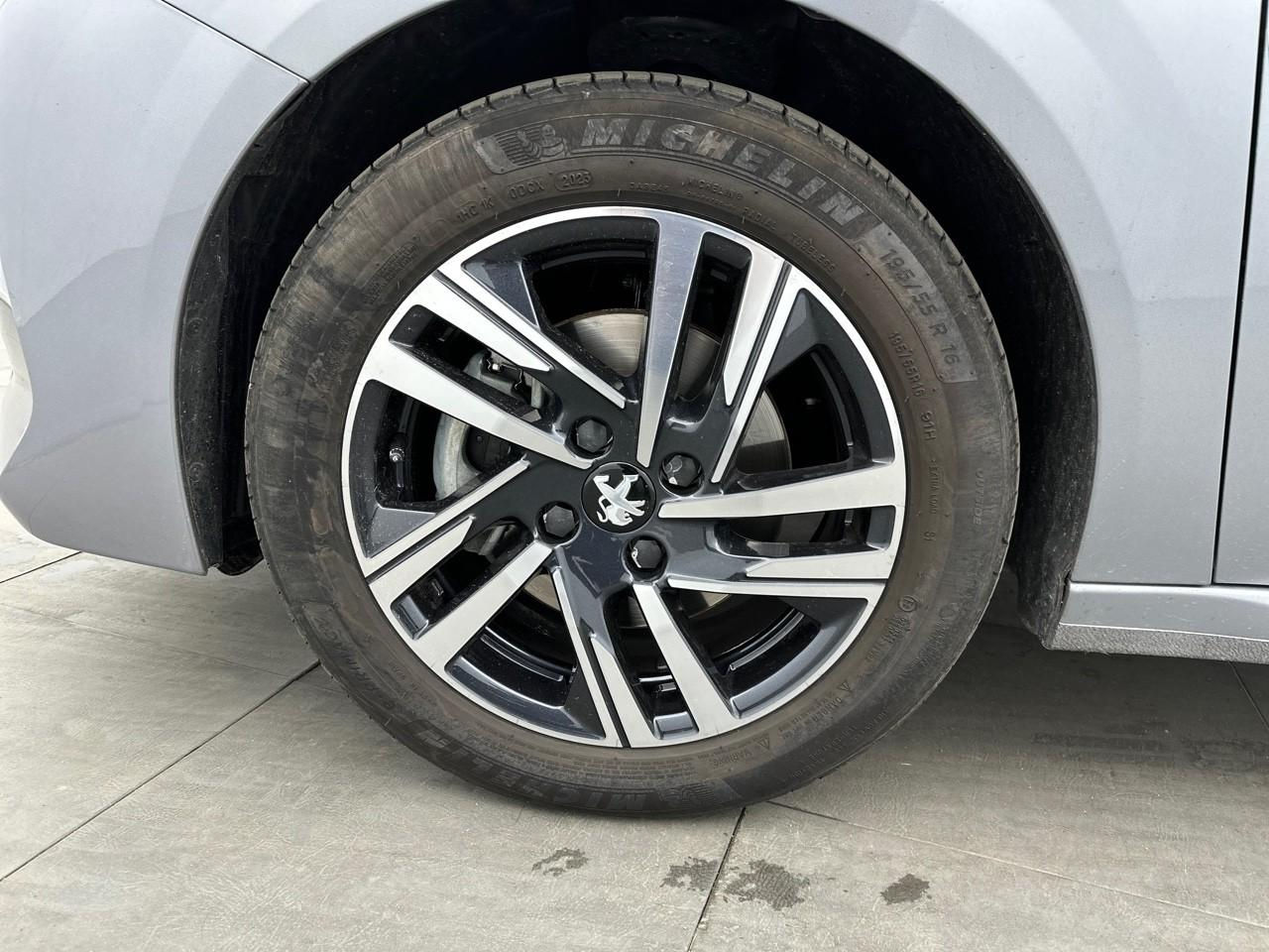 Peugeot 208 puretech 100 s&s bvm6 allure — photo 14