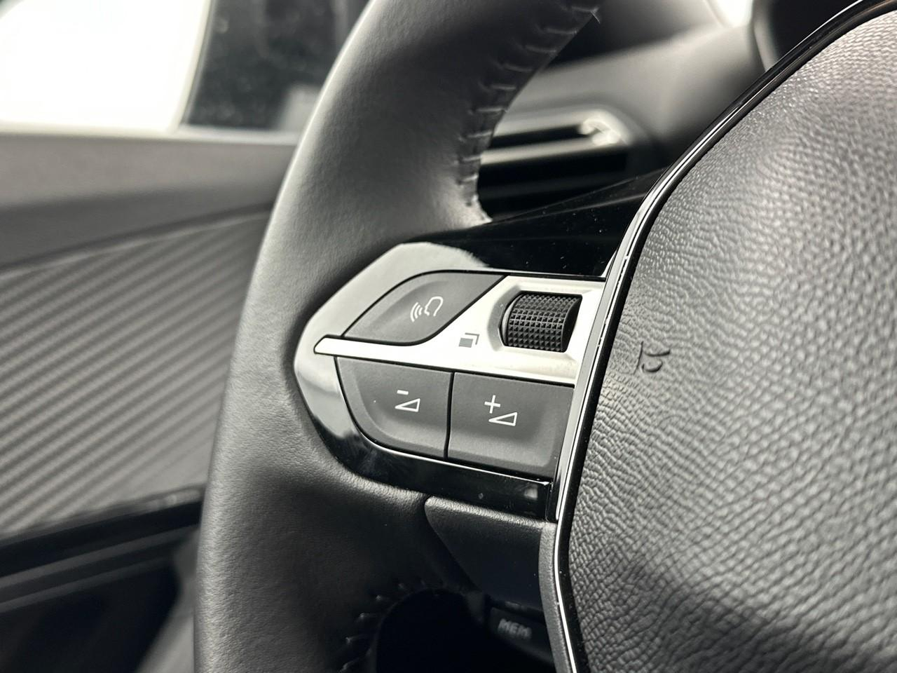 Peugeot 2008 100 s&s bvm6 style — photo 17
