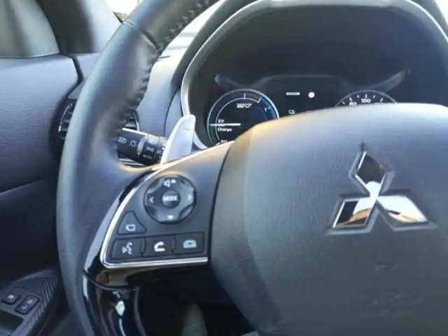 Mitsubishi Eclipse cross 2.4 mivec phev 188ch instyle 4wd — photo 12