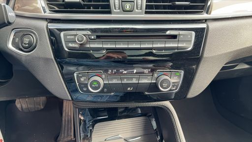 BMW X1 sDrive 18i 140 DKG7 - Xline – 2018 – 77050 km – Essence – Boîte Automatique — photo 6