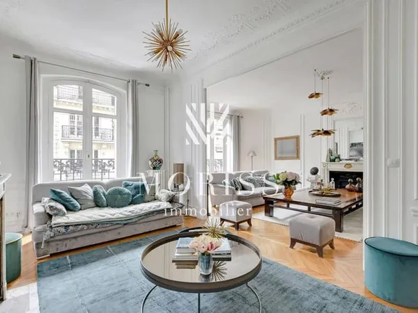 Appartement 6 pièces 226 m²