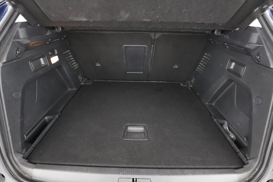 Peugeot 3008 1.5 Blue-HDi Active Business EAT8 — photo 16