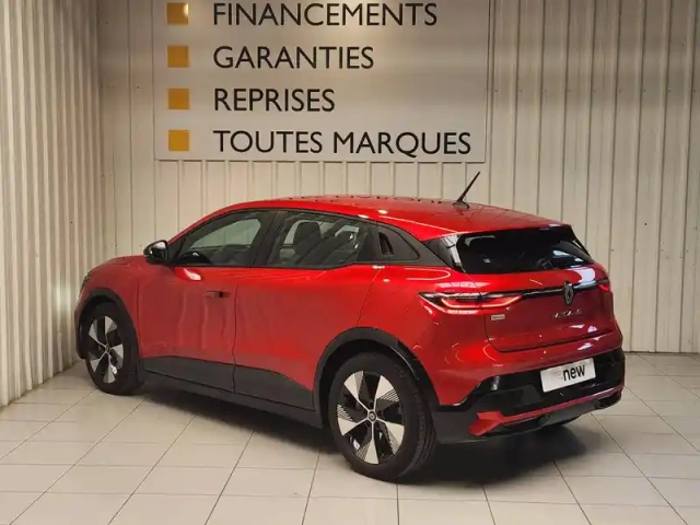 Renault Megane e-tech ev60 220 ch super charge — photo 12