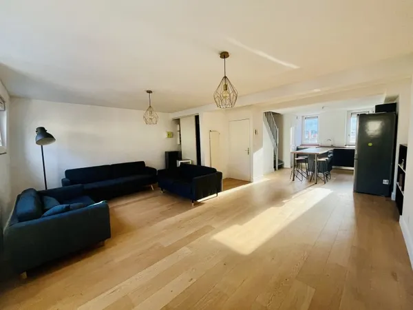 Loue appartement meublé T3 72m2 dans centre-ville de Reims