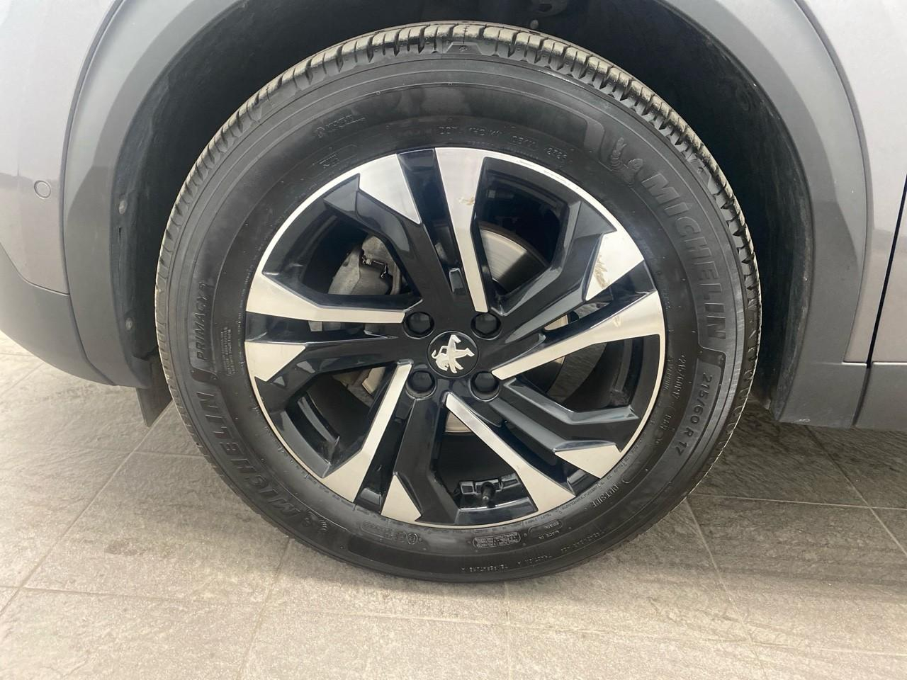 Peugeot 2008 puretech 130 s&s eat8 gt line — photo 11