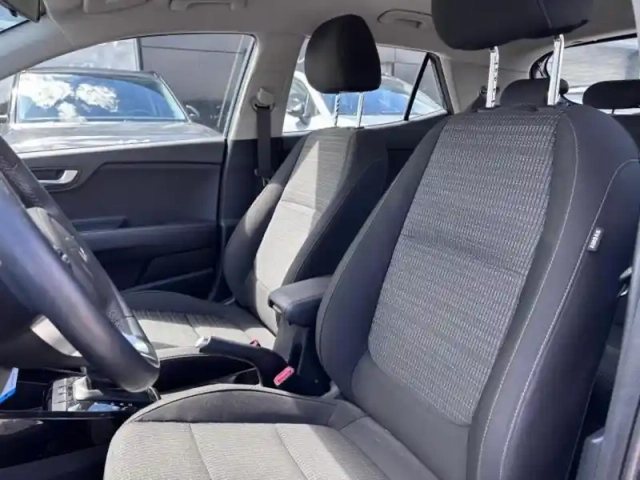Kia Stonic 1.0 t-gdi 100ch active dct7 — photo 12