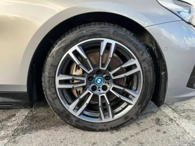 Bmw Serie 5 série 5 touring i5 340ch m sport edrive40 — photo 10