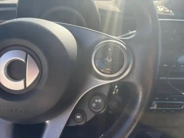 Smart Fortwo base 52 kw (453.442) — photo 21