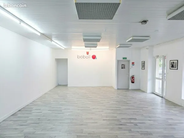 Local commercial 274 m²